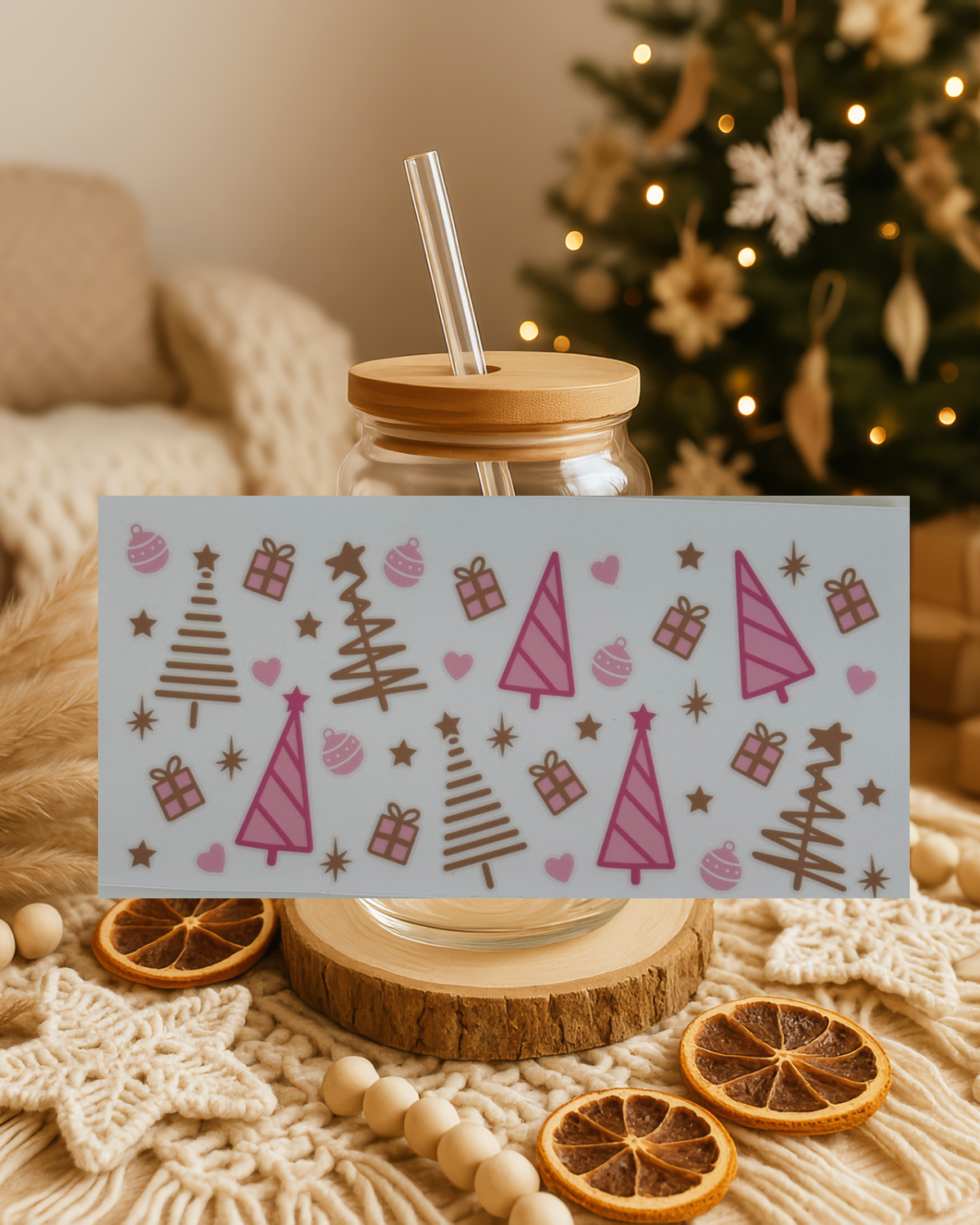 Pink/goldfarbende Tannenbäume