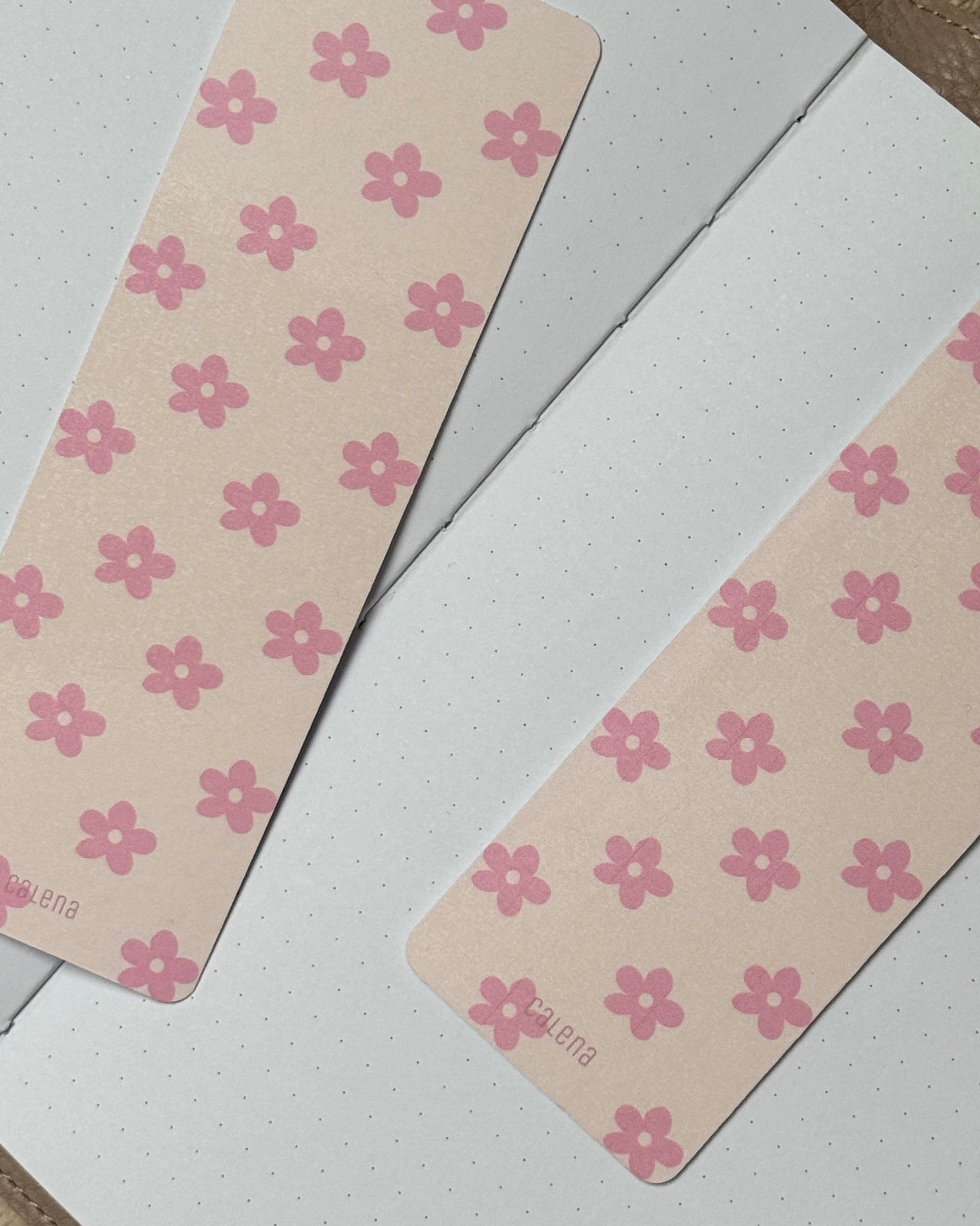 Girly Spring Bookmark x Creme Flower