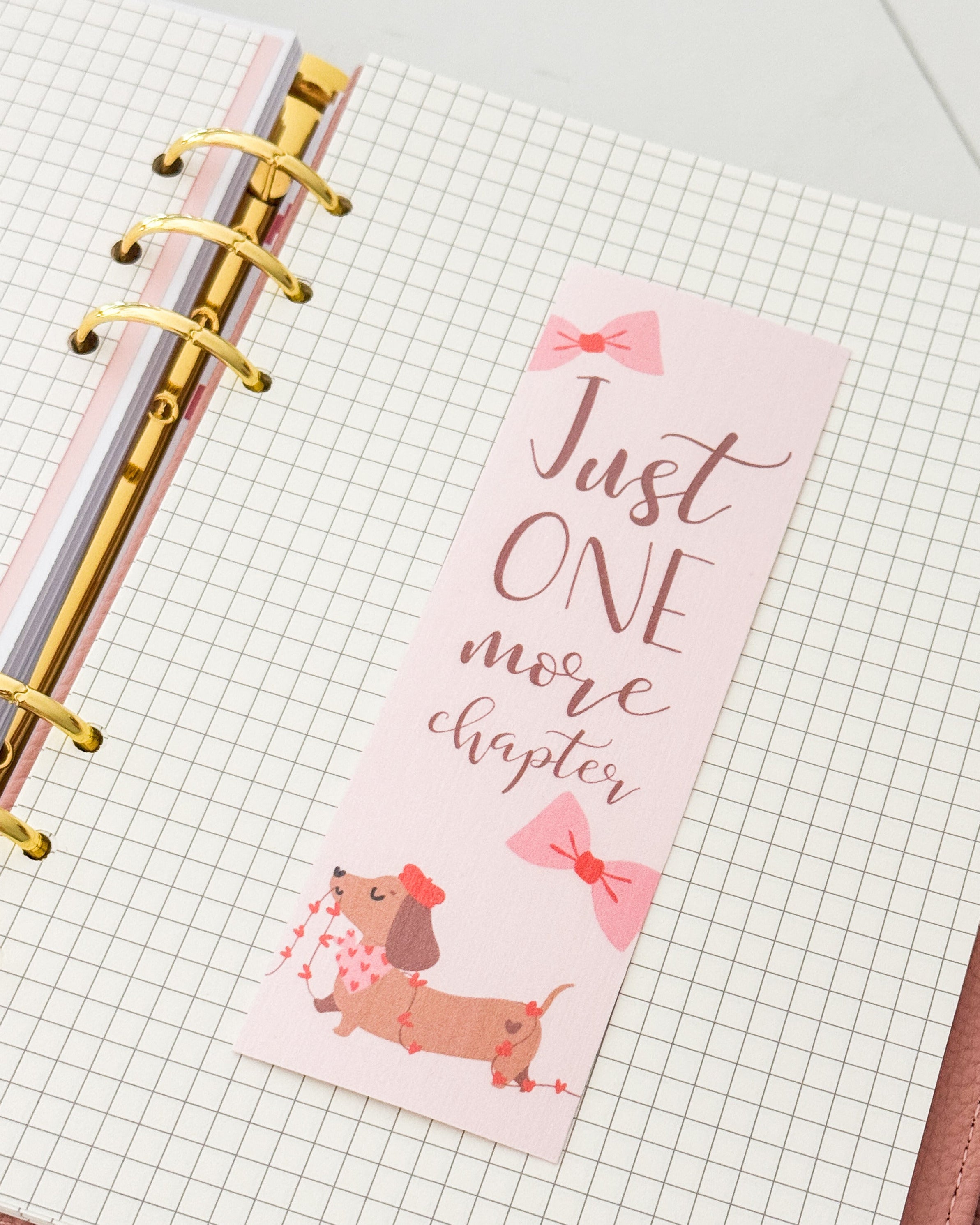 Lesezeichen ,,Just one more chapter"